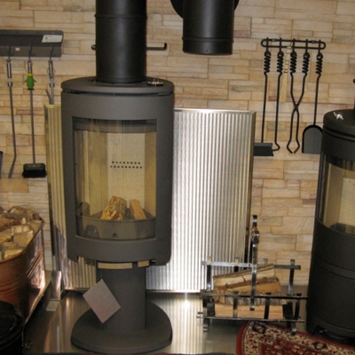 薪ストーブ屋のショールームの煙突掃除・・・