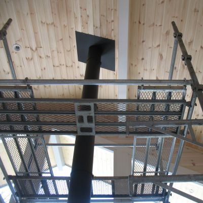 薪ストーブ設置工事　長野県　足場がないと・・・