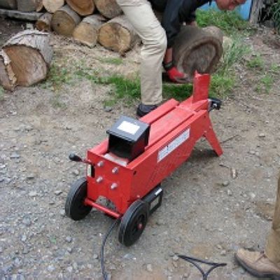 電動薪割り機