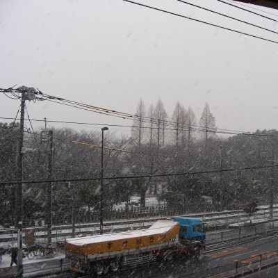 薪ストーブ屋 in 雪が ･ ･