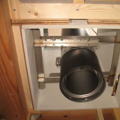 薪ストーブ屋の･･･煙突工事