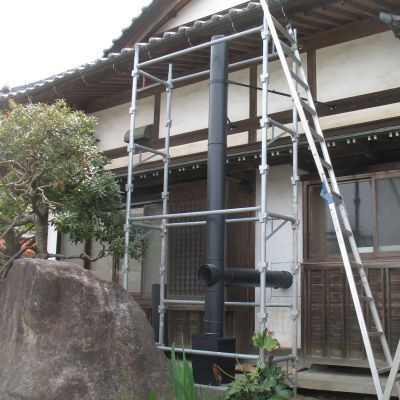 薪ストーブ設置工事　山梨県　咲いてます・・・