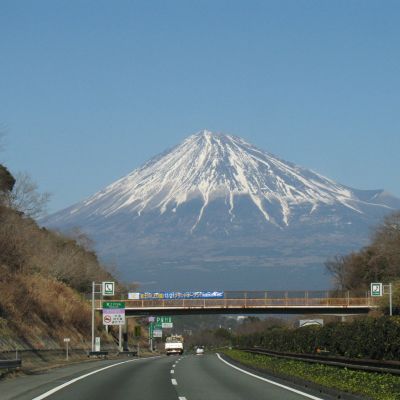 薪ストーブ設置工事　角トップ　続く・・・