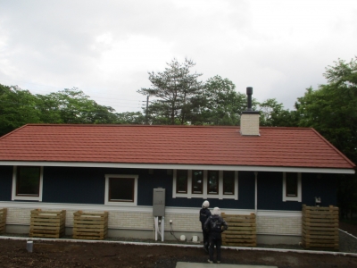 隣りの建物